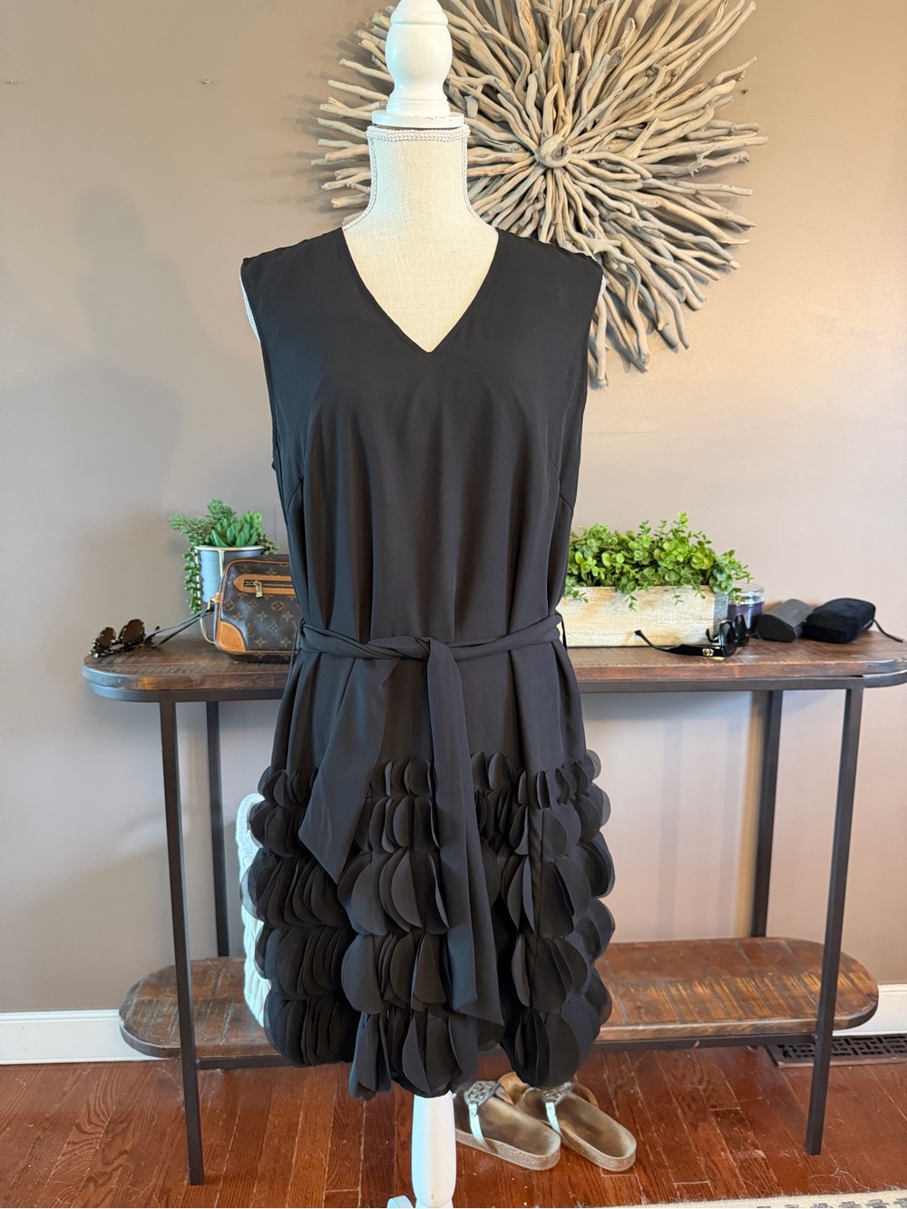 Black‎ Sleeveless dress knee length let lightweight
